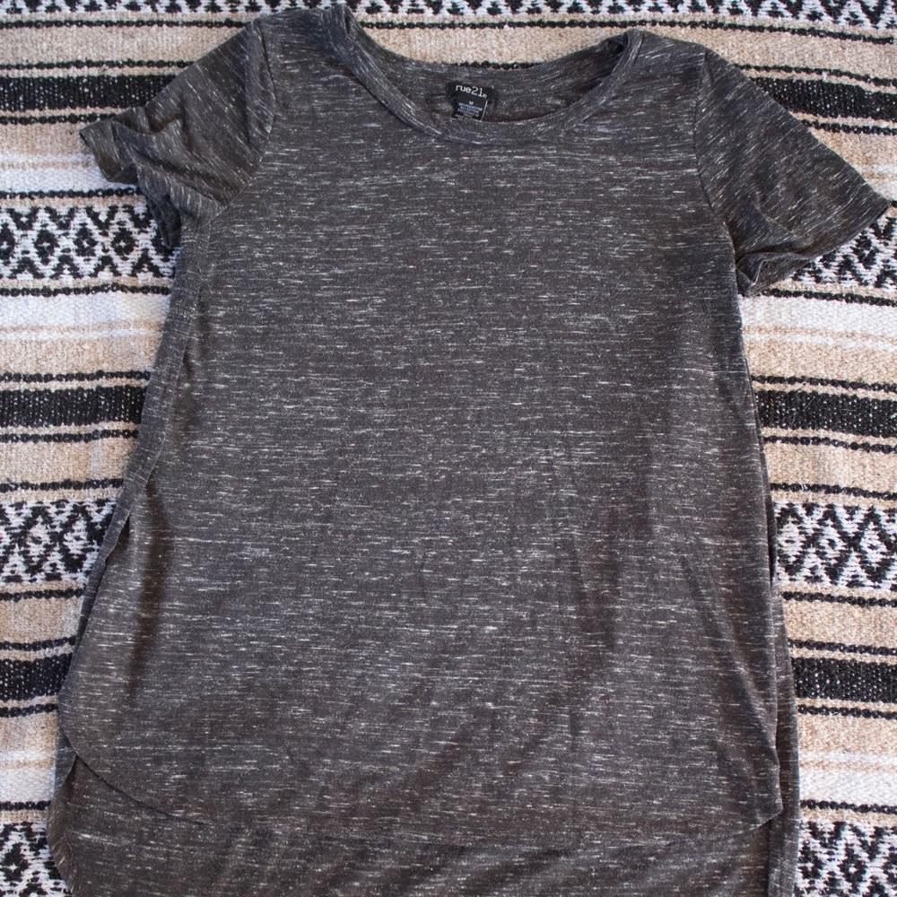 Rue 21 high low T-shirt